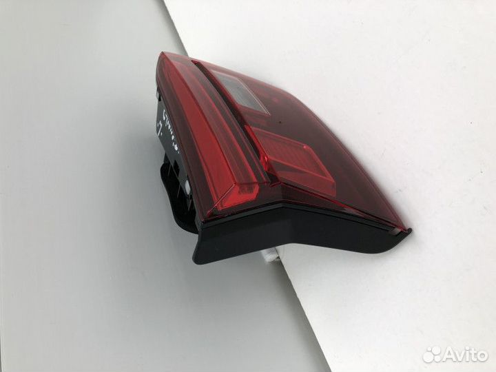 Фонарь задний внутренний левый Volkswagen Tiguan 2