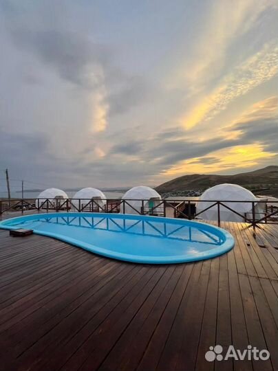 База отдыха. Теплый бассейн. Вид на море. Славянка