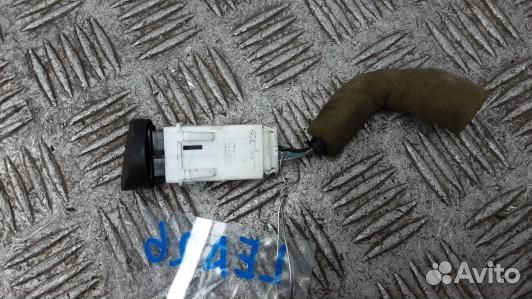 Кнопка аварийки nissan navara D40 (LEA26I501)