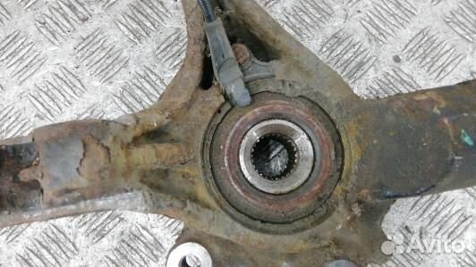 Ступица передняя правая peugeot 5008 (5SV17N901)