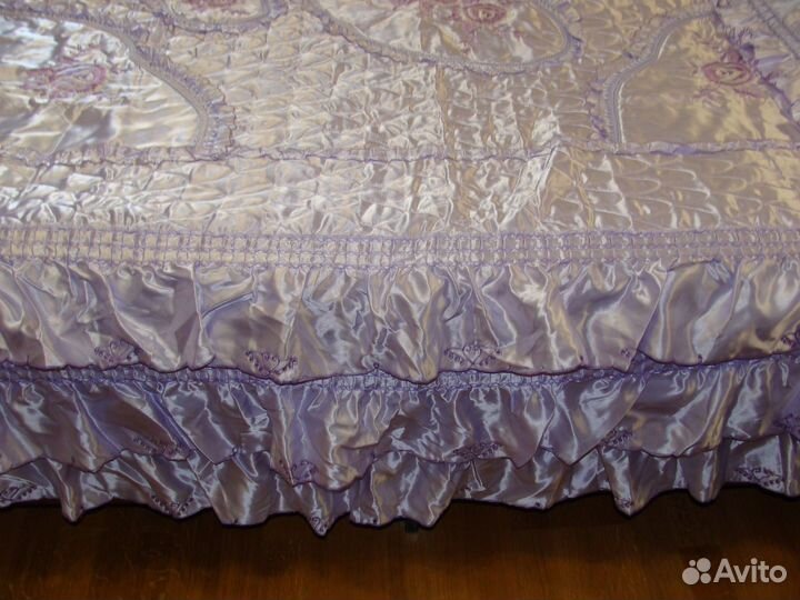 Покрывало на кровать новое