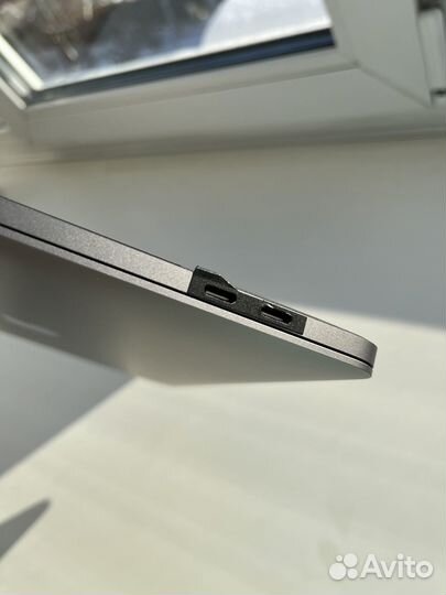 MacBook Pro 13 i7 16GB/ 2Tb, 2020