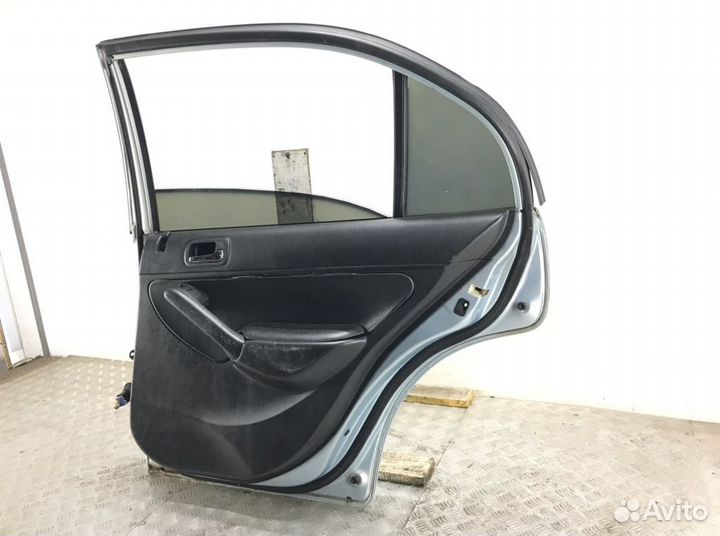 Дверь задняя правая Honda Civic 7 1.3 I 2005
