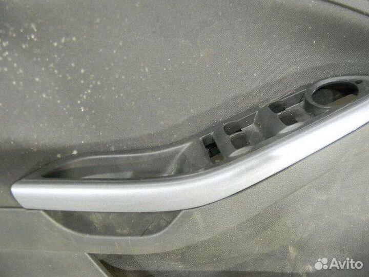 Обшивка двери передней левой