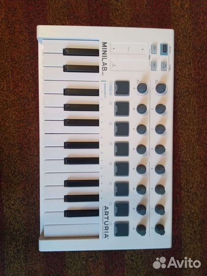 Midi клавиатура Arturia Midilab