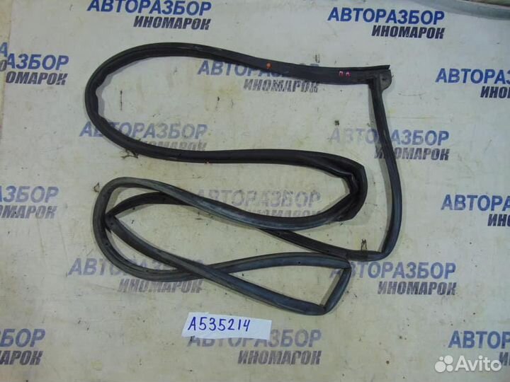 Уплотнитель двери для Hyundai Solaris 1 2010-2017