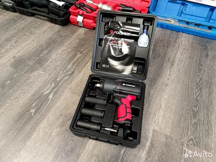 Гайковерт пневматический 1450Нм с головками