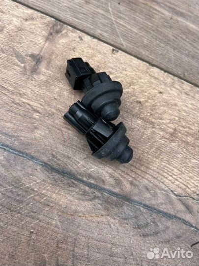 Концевик двери Nissan Terrano D10 H4M 438 2018