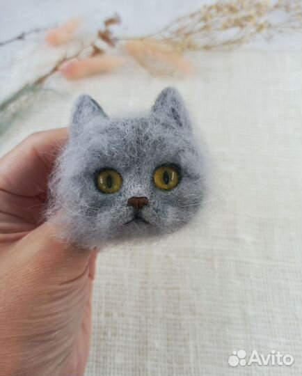 Брошь котик