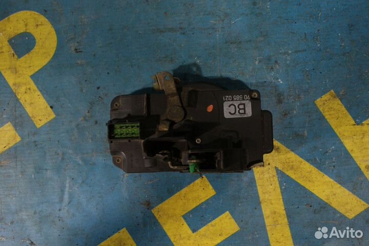 Замок передней левой двери Opel vectra B Caravan