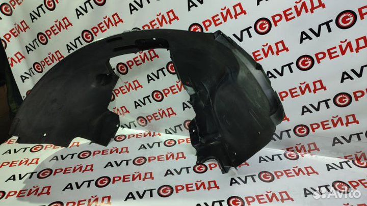 Подкрылок передний правый Audi Q5 8R cdnc