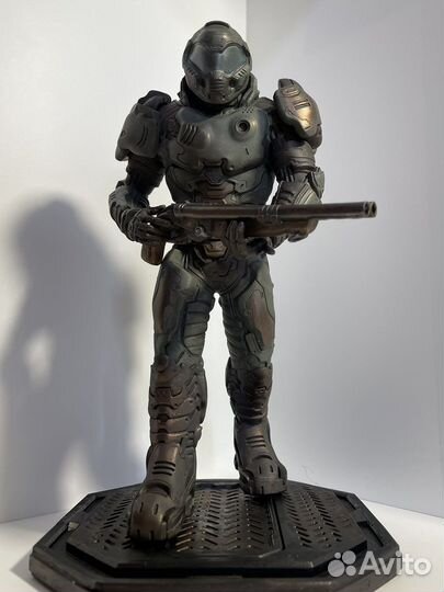 Doomguy фигурка