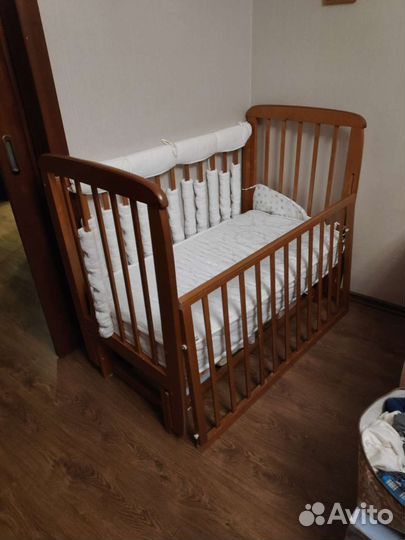 Комплект для кроватки (бортики, простыни)