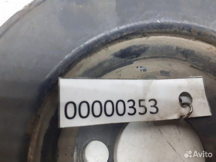 Шкив водяного насоса (помпы) Volkswagen Passat