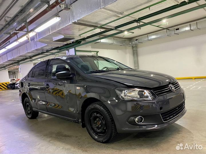 Volkswagen Polo 1.6 AT, 2015, битый, 103 701 км