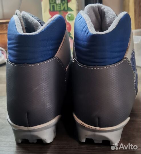 Лыжные ботинки детские 35 размер