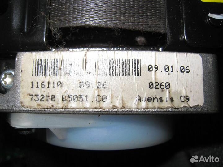 Ремень безопасности передний правый Toyota Avensi