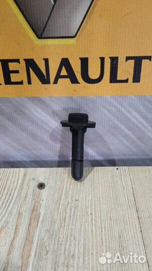 Кронштейн крепление Опора радиатора Renault duster