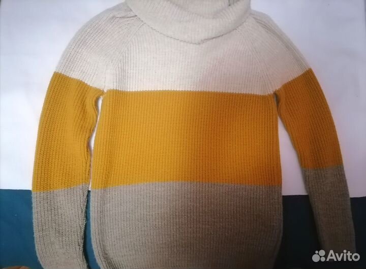 Свитер женский