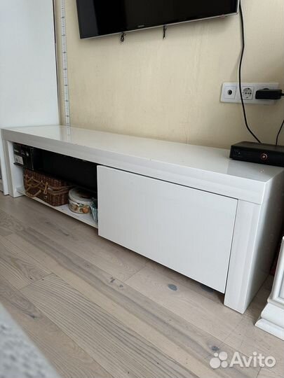 Консоль под телевизор белая глянец
