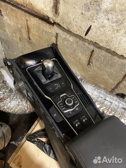 Мультимедиа и центральная консоль Peugeot 508