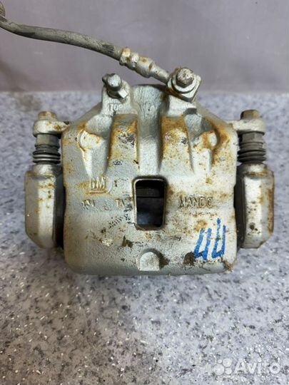 Суппорт передний правый Opel Insignia седан 2.0