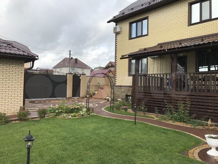 Коттедж 262,5 м² на участке 6 сот.