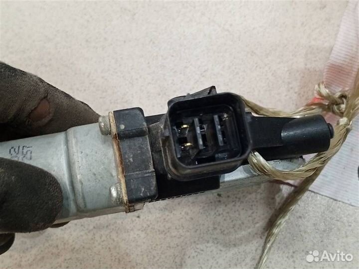 Моторчик стеклоподъемника задний левый Mitsubishi