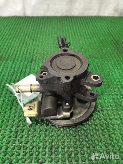 Насос гидроусилителя руля Toyota Cresta GX100 1GFE