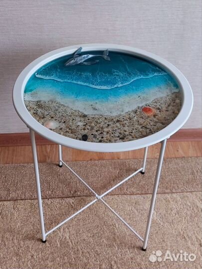 Журнальный столик с эпоксидной смолой