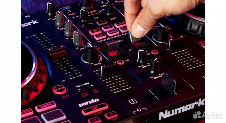 DJ-контроллер для Serato Numark Mixtrack Pro FX