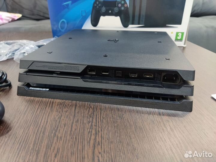 Прошитая PS4 Pro 1Tb+1000 игр