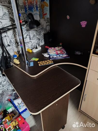 Детская кровать чердак со столом и шкафом