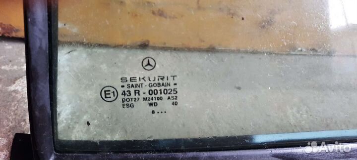 Стекло задней двери (форточка) mercedes E W212