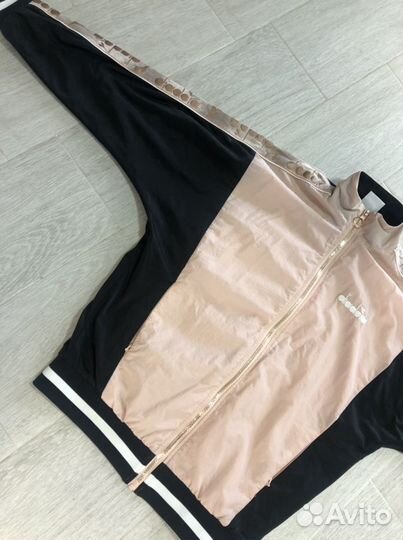 Diadora