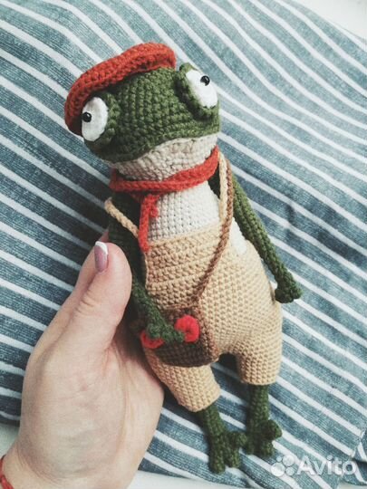 Игрушка лягушка