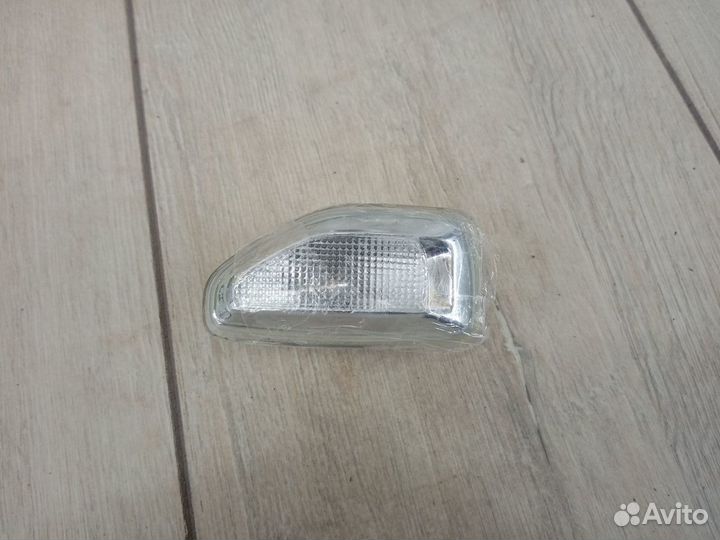 Повторитель поворотника в Крыло в Зеркало Renault