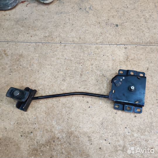 Крепления запасного колёса Toyota Harrier 30 кузов