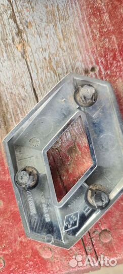 Эмблема передняя renault logan 1 рено логан 1