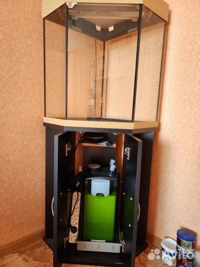 Аквариум угловой