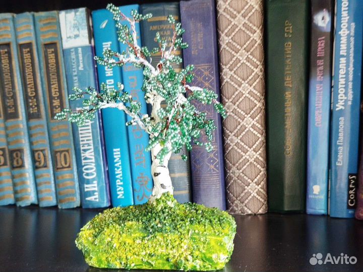 Деревья миниатюры из бисера