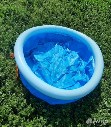 Надувной бассейн