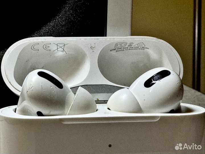 Беспроводные наушники Apple AirPods Pro MagSafe
