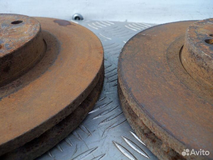 Диск тормозной передний Nissan Maxima A32 VQ30