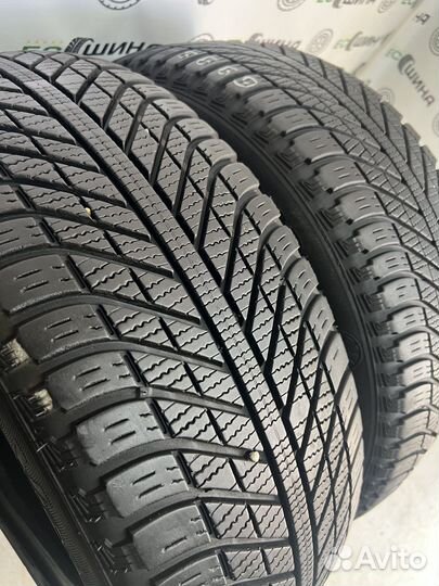 Goodyear Vector 4Seasons 235/55 R17 103H