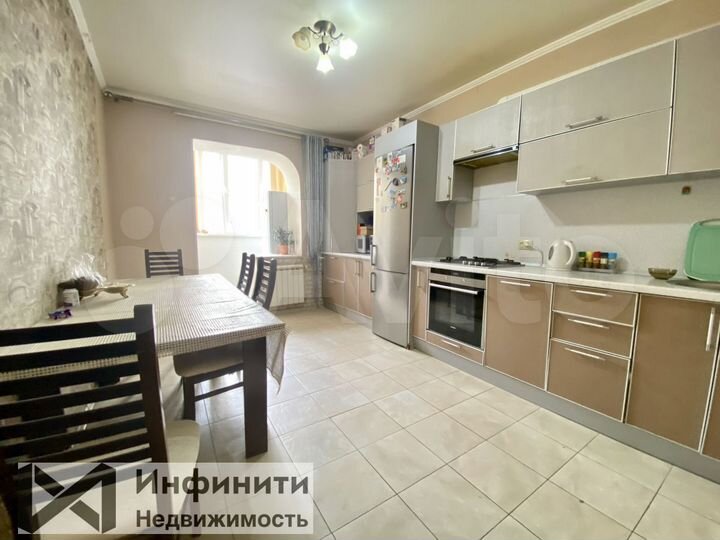 2-к. квартира, 64 м², 1/10 эт.