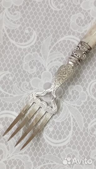 Старинные вилка и нож, серебро, перламутр