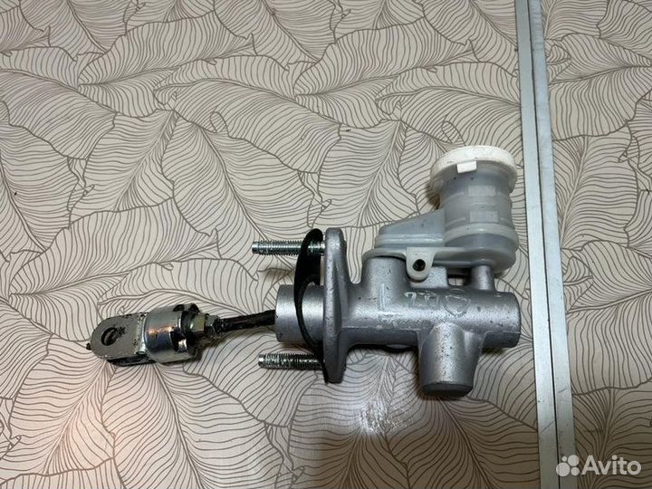 Главный тормозной цилиндр Mitsubishi L200 KB4T 2.5