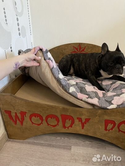 Лежанка, кровать, диван для собак и кошек