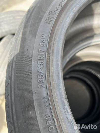 Toyo TYDRB 235/45 R17